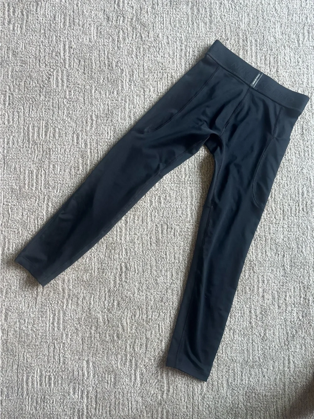 Nike Big Boys Pro Dri-FIT Stretch Performance Leggings / Small (8)